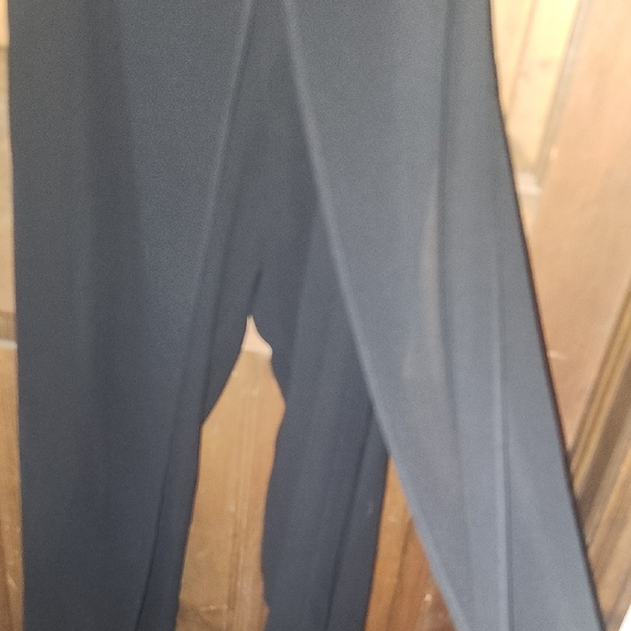 Elegant Black Women's Jumpsuit - Picture 4 of 6